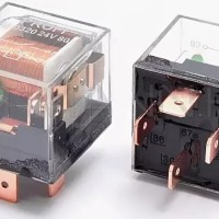 Реле 4-х контактное кубик 100A прозрачное photo
